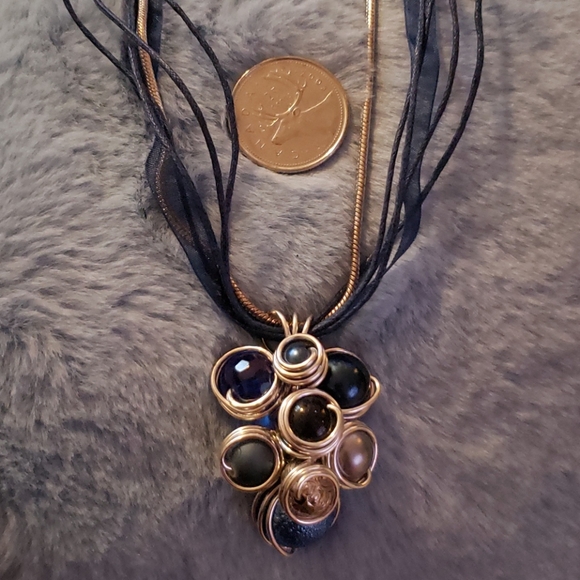 Multi beaded Pendant Necklace - Picture 6 of 6